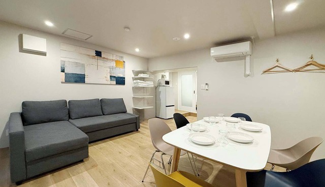 Vibrant 1BR, Downtown, Shopping & Dining Nearby 11