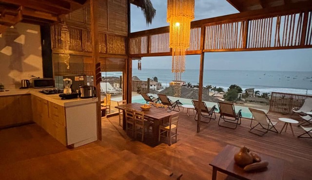 w Relaxing Oceanfront 5BR in Punta Veleros