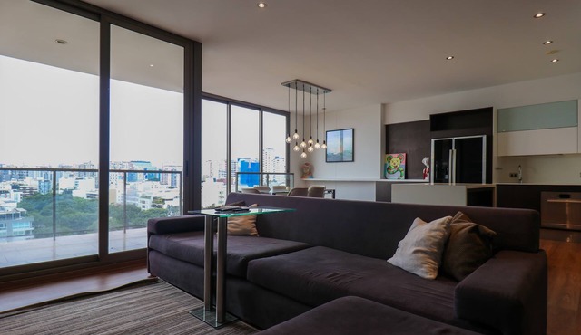 w* | Upscale 2BR Duplex w/Balcony in Miraflores in Miraflores