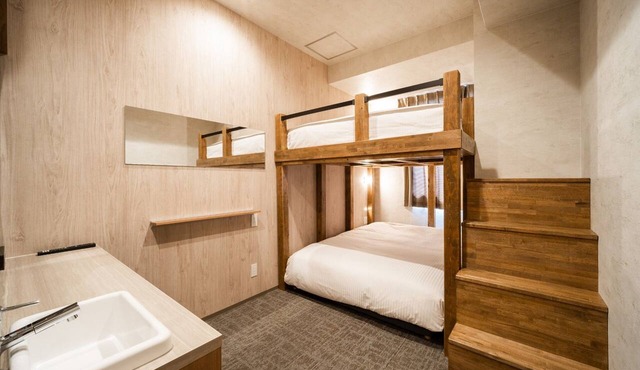 Well Stay Namba Quadruple Room 2 Double Beds/Osaka Ōsaka