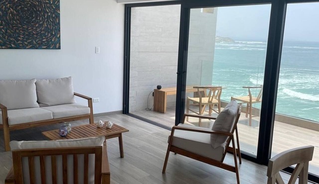 Wonderful 4-bedroom apartment in Punta Hermosa - Oceanfront in Punta Hermosa
