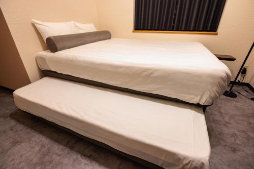 Work Friendly Room 3 min to Station Simmons Bed WiFi and Desk in Nagoya