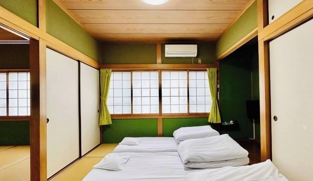 Yado Sandanya in Shirahama