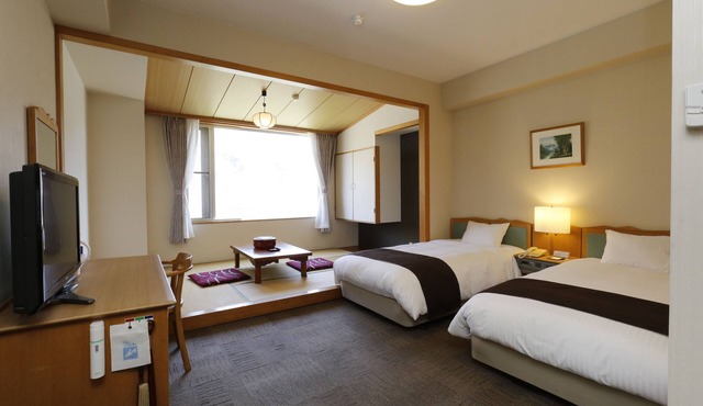 Yuyado Kuttari Onsen Lake Inn