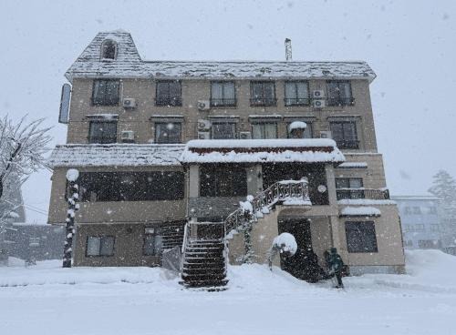 Yuzawa Hotel New Fukudaya-ski in ski out