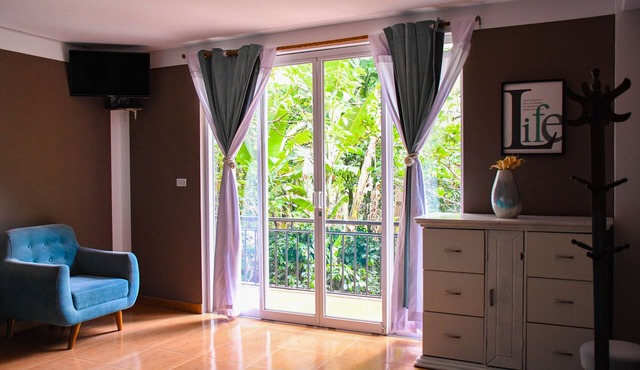 Zoila's Suite Escape