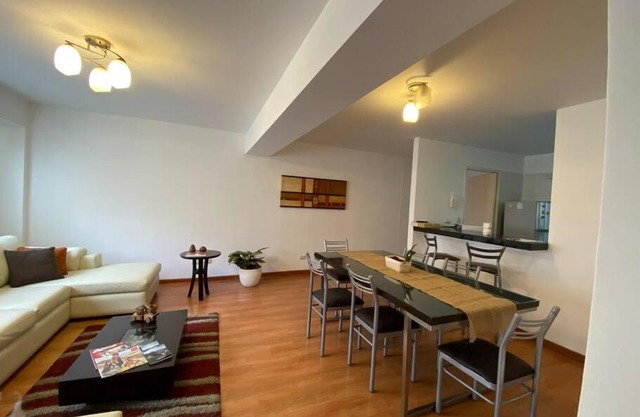 LINDO DEPARTAMENTO EN MIRAFLORES, POR LARCOMAR