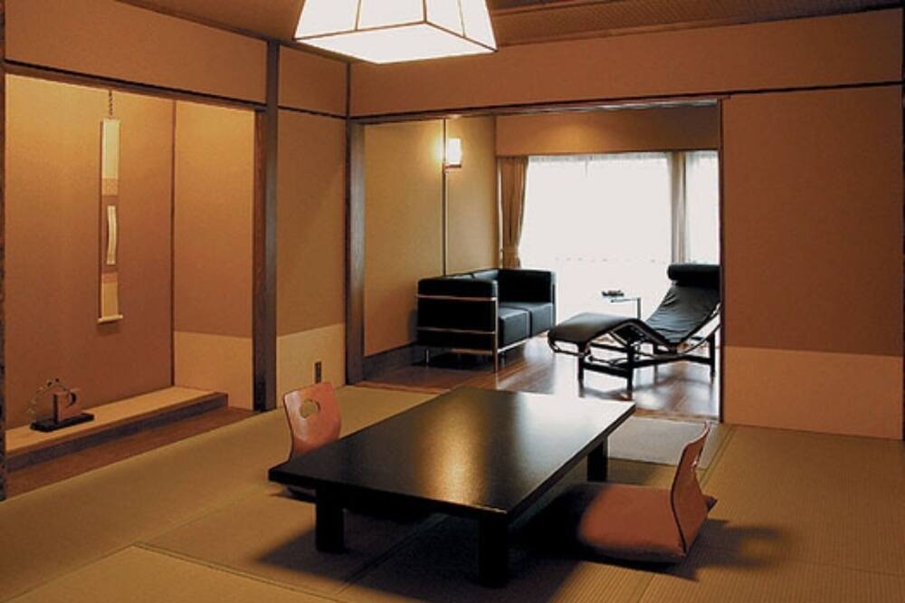 Kaminoyama House | Standard Shunsai Japanese Kaiseki Plan Aya Asagi / Kaminoyama Yamagata