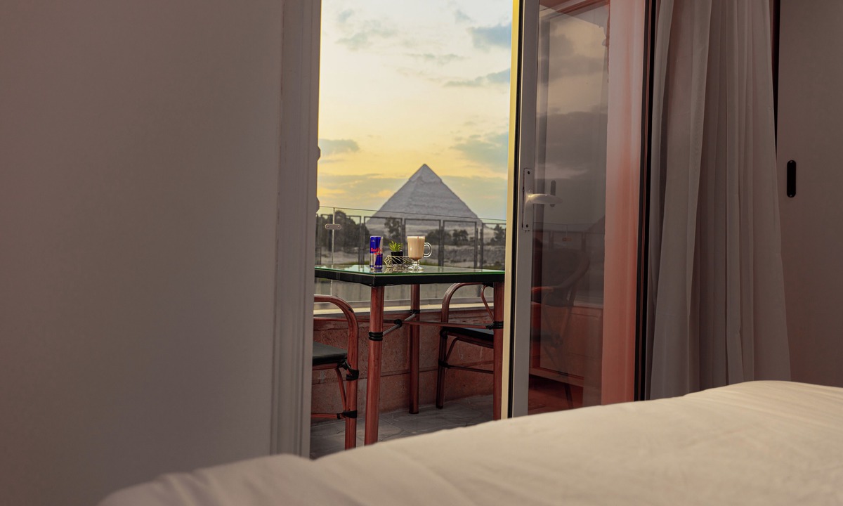 Qasr an-Nil Hotel | Pyramids Land View
