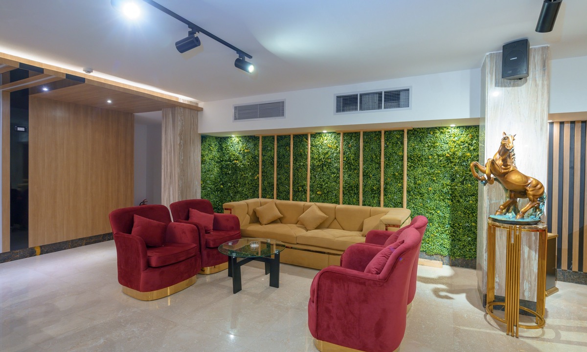 Sheraton Road -Sakkala Hotel | Minamark Resort & Spa, for families & couples only