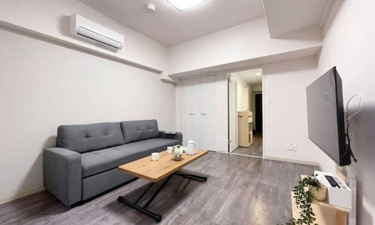 Hiroshima City Centre Apartment | Modern 1 BR near Hondori District for 6 Ppl