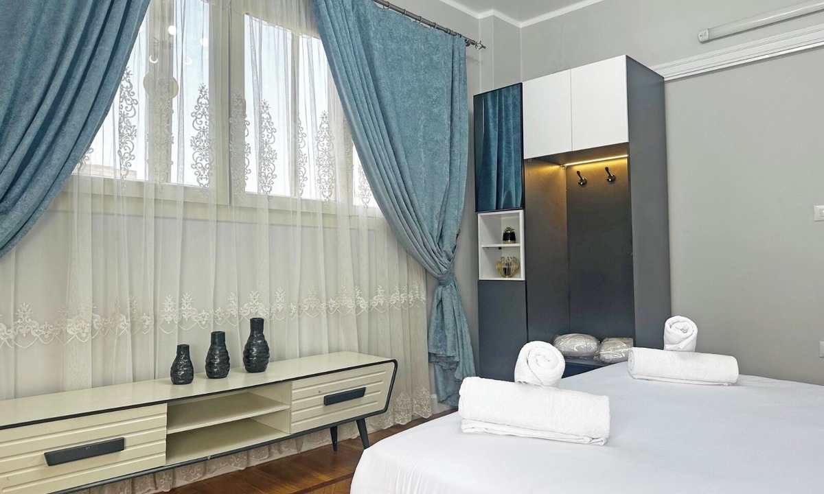 Qasr an-Nil Apartment | Two-bedroom apartment in Qasr El Nil district overlooking the Nile River