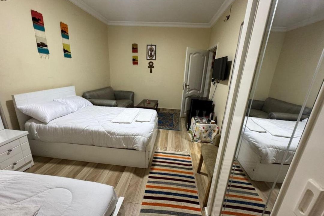 Al Haram House | Akhnaton pyramids inn