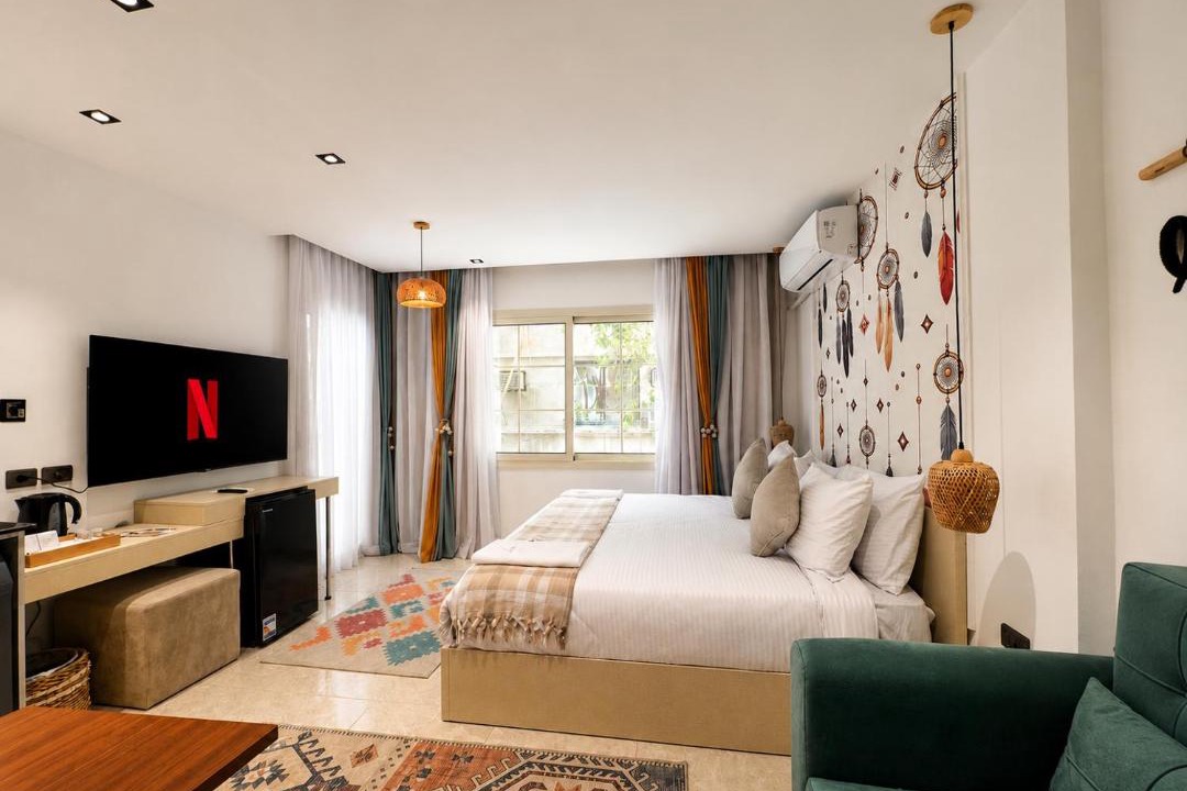Garden City Hotel | Luxury hotel studio at Garden city l Downtown