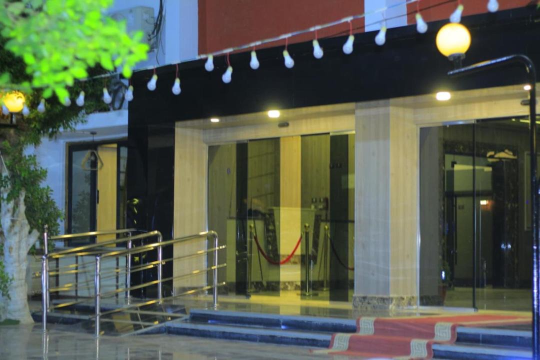Akhmim Hotel | فندق ميريت امون سوهاج