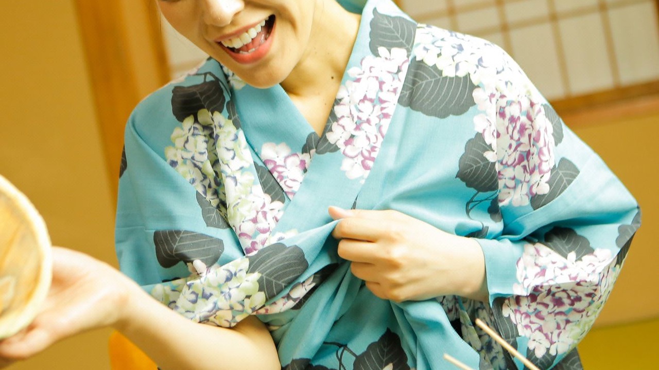 Photo of Human In Picture in Harunako Onsen