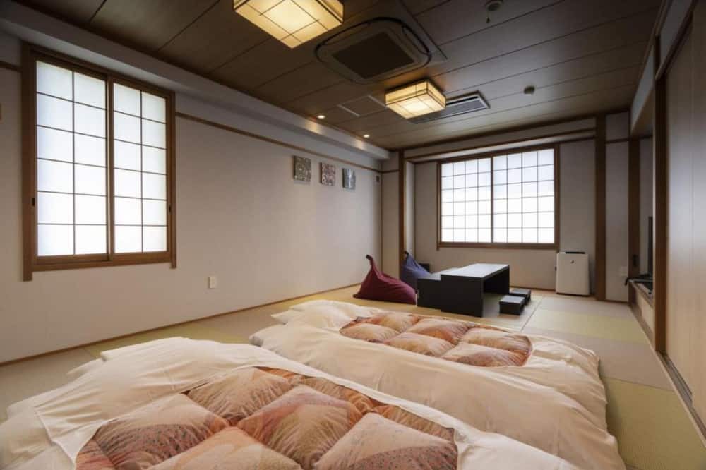 Photo of Others in Ozu