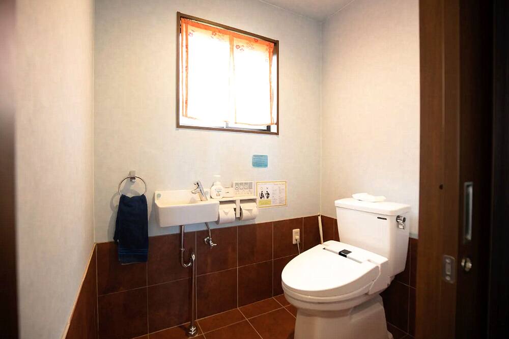 Photo of Bathroom in Shoshi