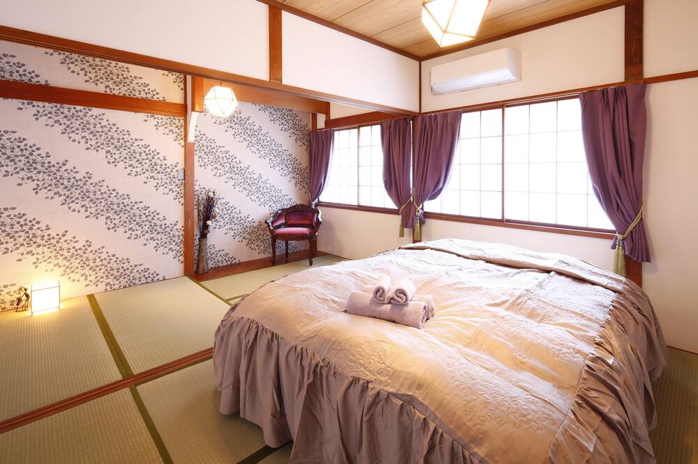Photo of Bedroom in Higashi Chaya District