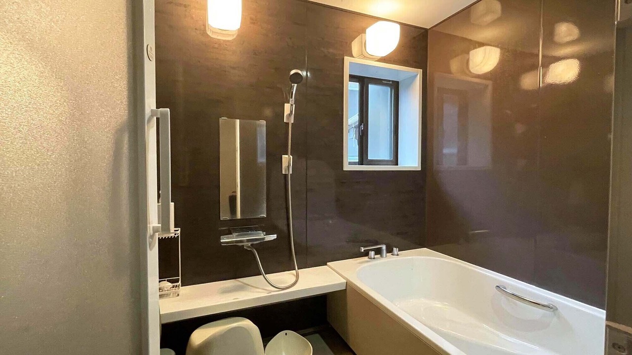 Photo of Bathroom in Ama