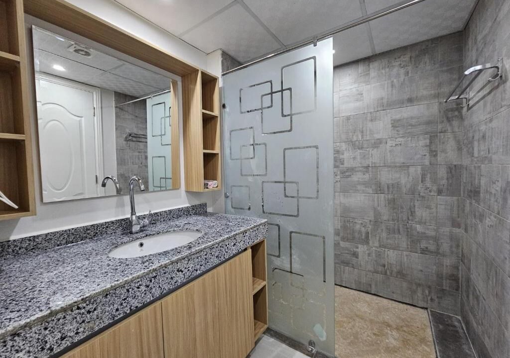 Photo of Bathroom in Corniche Road-Dahar
