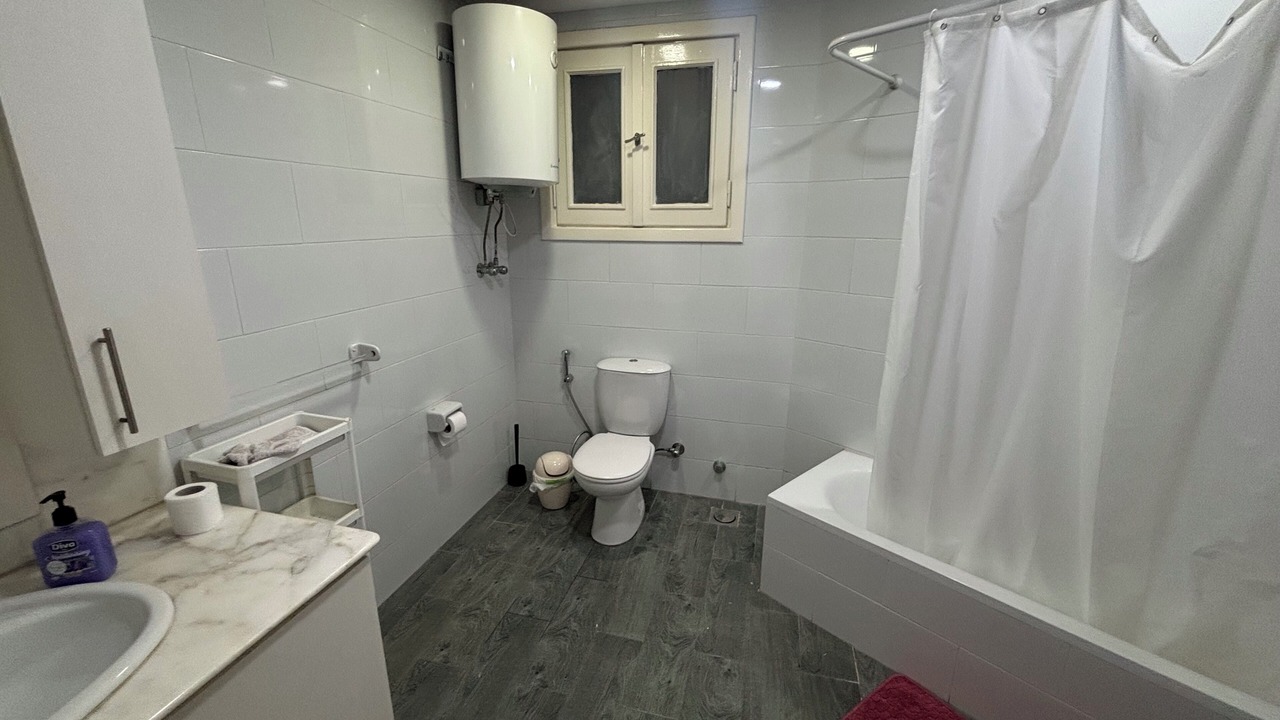 Photo of Bathroom in Garden City