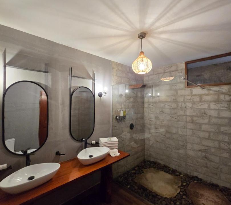 Photo of Bathroom in Sauce