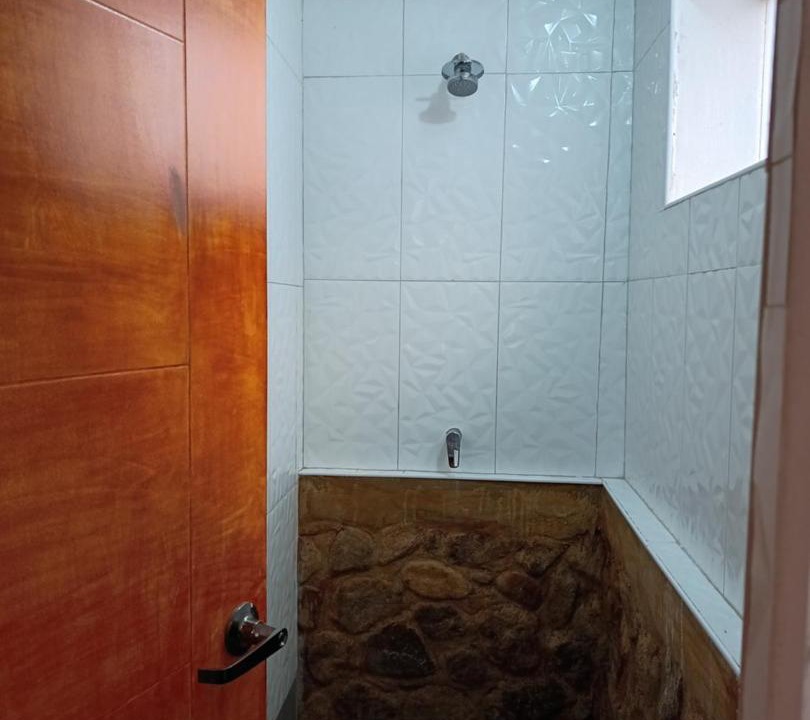 Photo of Bathroom in Maras