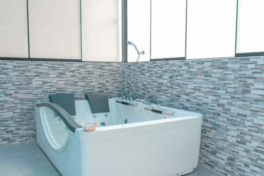 Photo of Bathroom in Cerro Colorado District