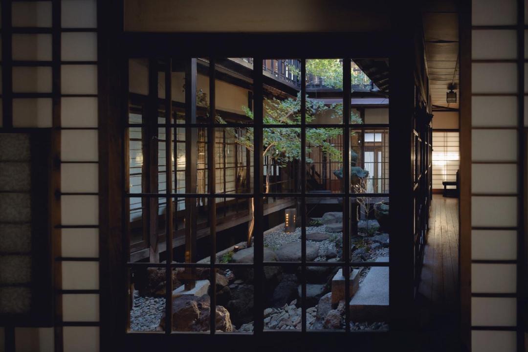 Photo of Others in Hibi