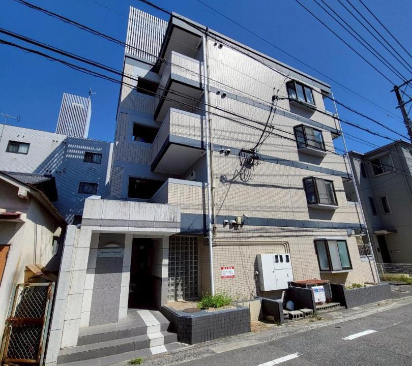 Photo of Buildings in Nishi Ward