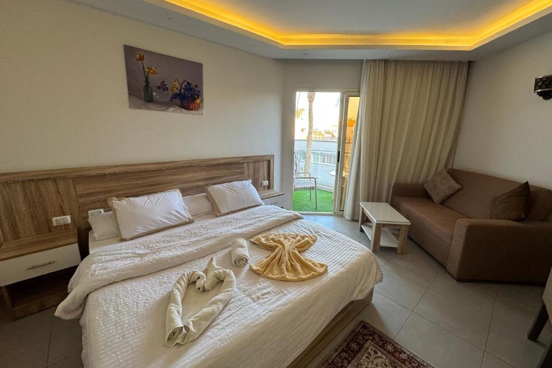 Photo of Bedroom in Corniche Road-Dahar