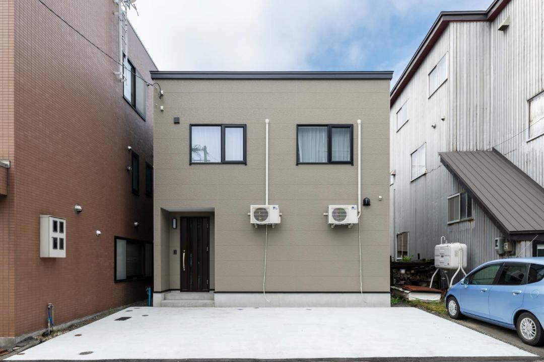 Photo of Others in Higashi