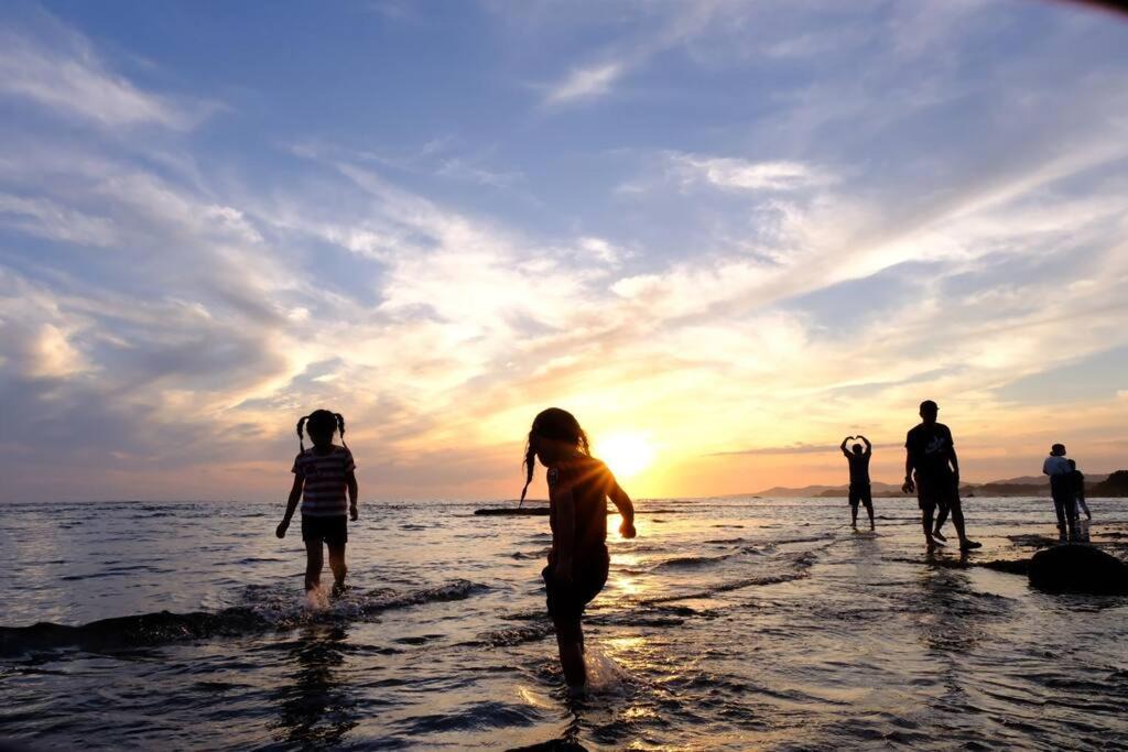 Photo of Human In Picture in Tanabe