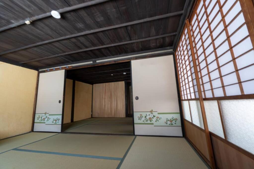 Photo of Others in Taka