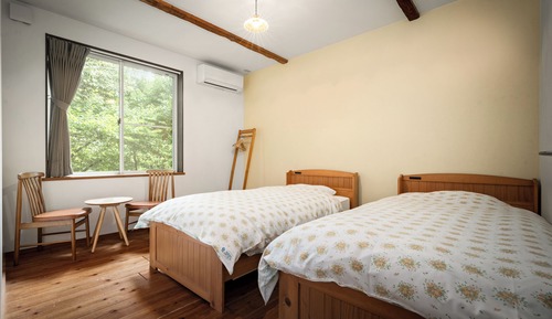 Twin Room, Shared Bathroom (Non-smoking)