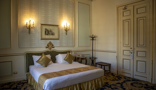 Golden Junior Suite Sea Side View With Light Dinner