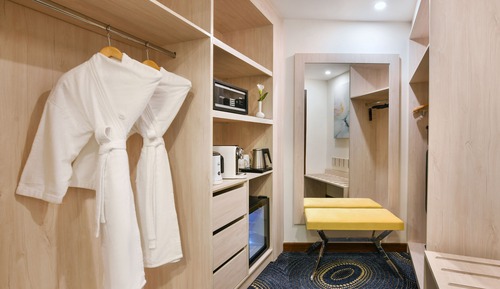 Junior Studio Suite