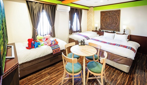 Casual 4 - King Bed + 2 Single Beds - Non-Smoking - Unlimited Alcohol with Light Snacks