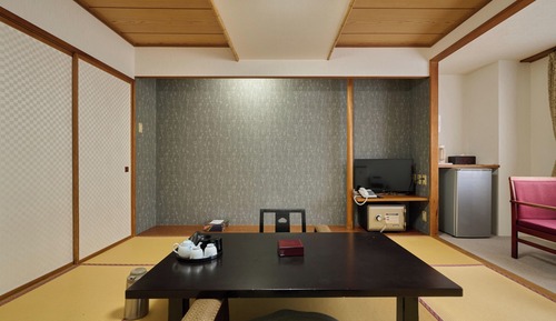 Traditional Room (Japanese Tatami Room)