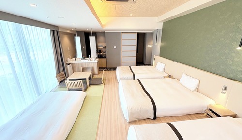 Premium Deluxe Triple with Japanese-style Futon
