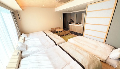 Premium Triple with Japanese-style Futon