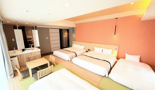 Premium Deluxe Twin with Japanese-style 2 Futon