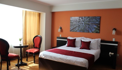 Deluxe Suite