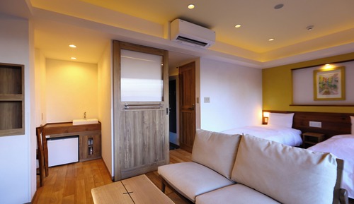 Designer's Twin Room 300 (THREE HUNDRED), Non Smoking