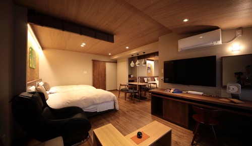 Suite with View Bath (Mountain Style), Non Smoking (68sqm)