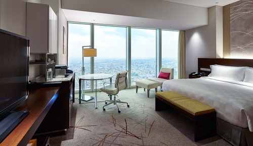 Deluxe Room, 1 King Bed, City View
