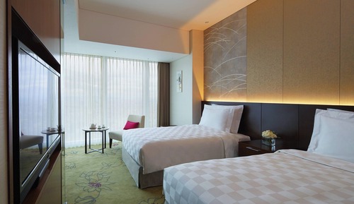 Superior Room, 2 Twin Beds, City View