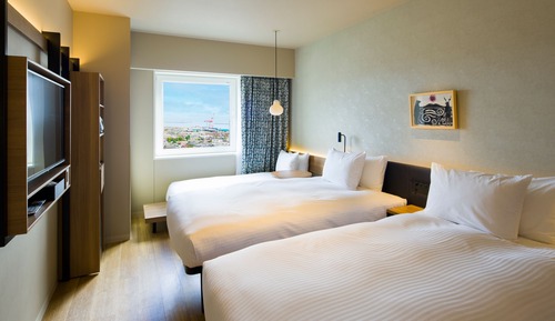English: Superior Twin Room (3 guests)
