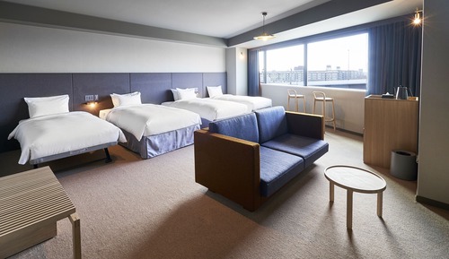 Luxury Deluxe Twin, Non Smoking (Shower and Bathtub)
